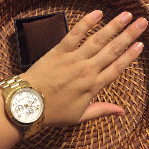 Michael Kors—Chronograph Watch Gold w/ Pearl Face - Picture 7 of 7
